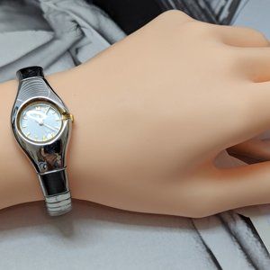 Timex Vintage Wristwatch Stretchable Band Medium wrist Working with New Battery